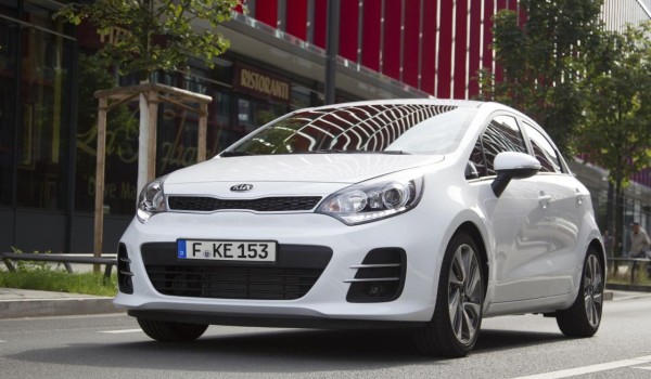 2015-kia-rio-02