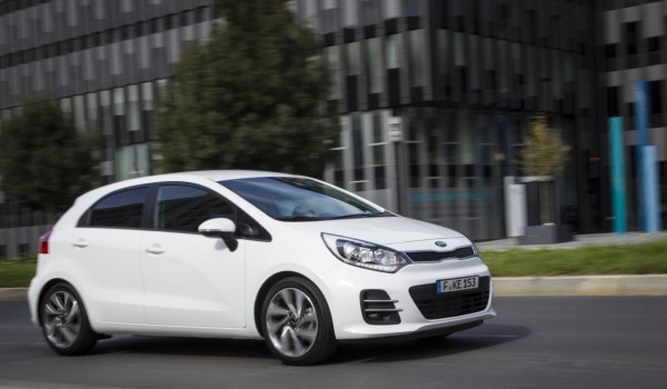 2015-kia-rio-04